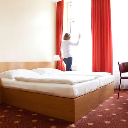 Vienna House Easy By Wyndham Hotel Rostock