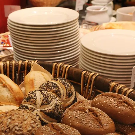 Vienna House Easy By Wyndham 3*