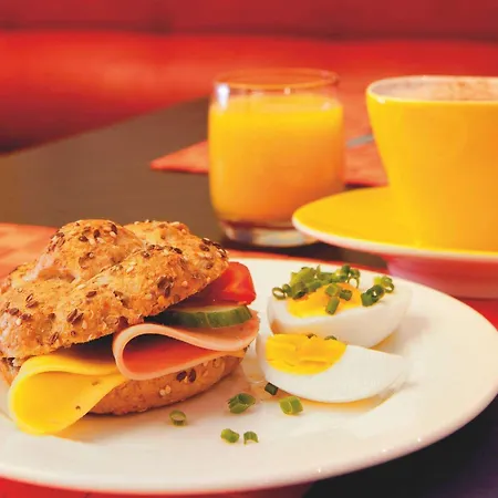 Vienna House Easy By Wyndham Hotel Rostock