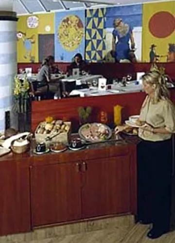 Vienna House Easy By Wyndham Hotel Rostock